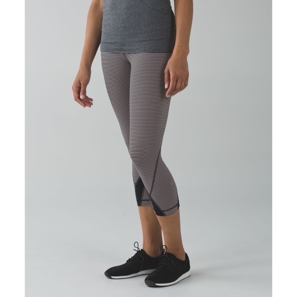 lululemon athletica Pants - Lululemon Run: Inspire Crop II *All Full-On Luxtreme Butterfly Band